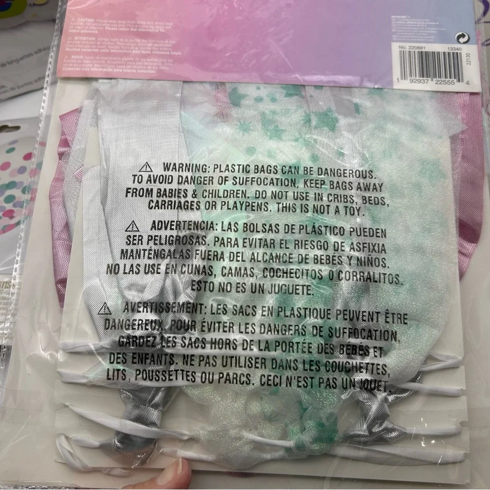 Unicorn Party Decoration Set‎ - Multicolor. More unicorn decorations in closet